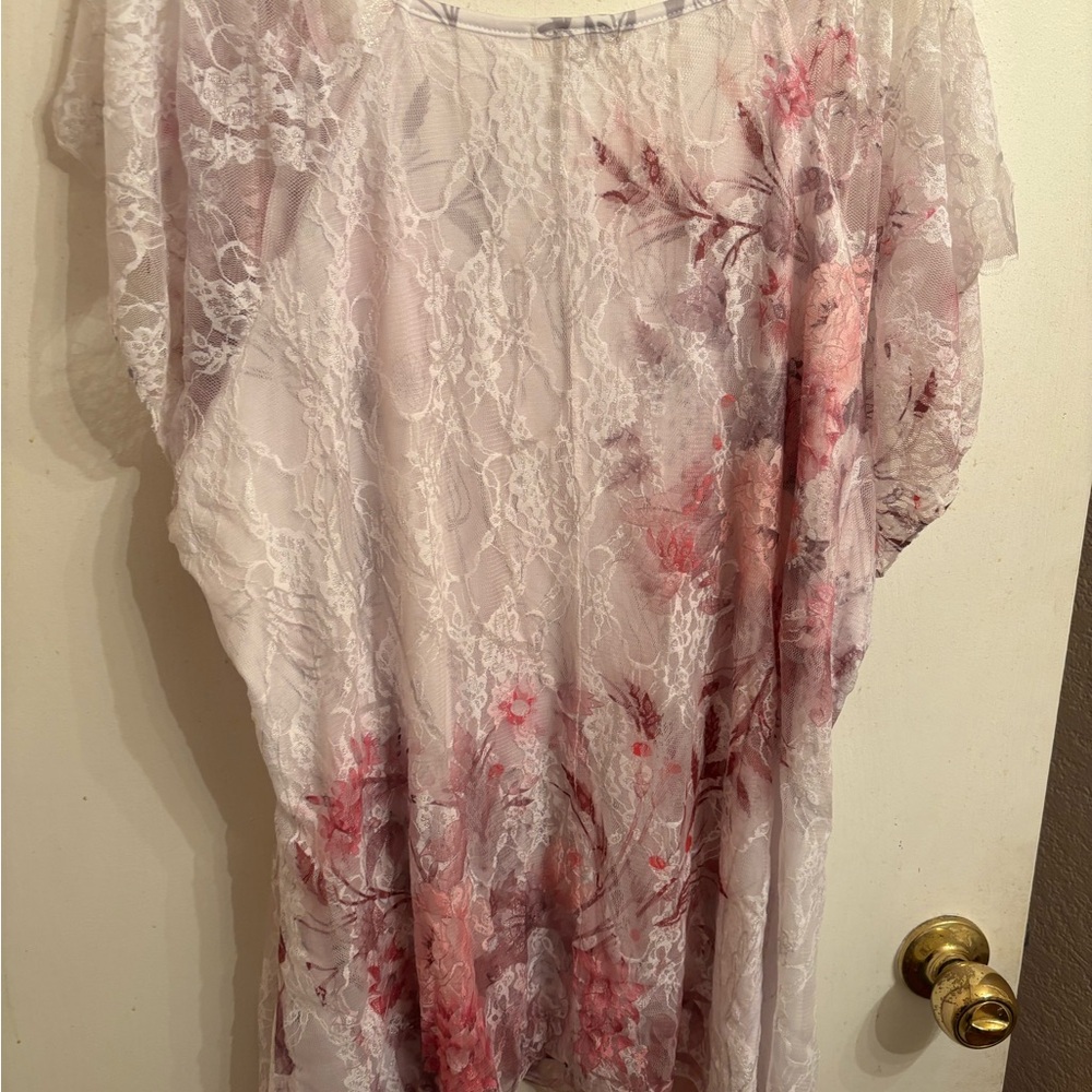 Brittany Black Floral Lace Overlay Tunic — Blush Pink & Gray - Picture 3 of 3